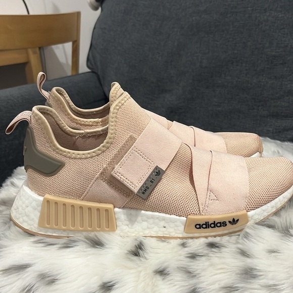 Adidas NMD R1 size EU 40 or 9.5. - Picture 4 of 6